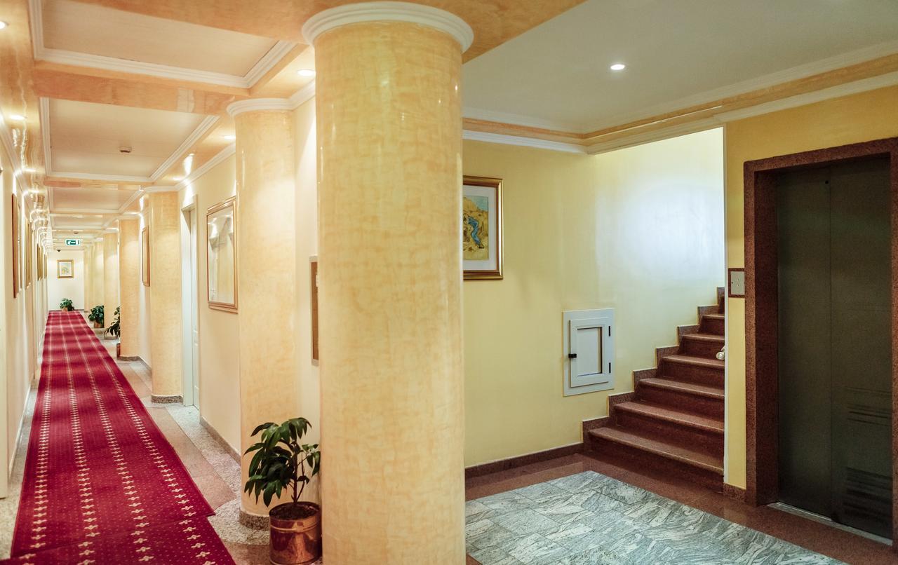Hotel Pushkin Oral Exterior foto