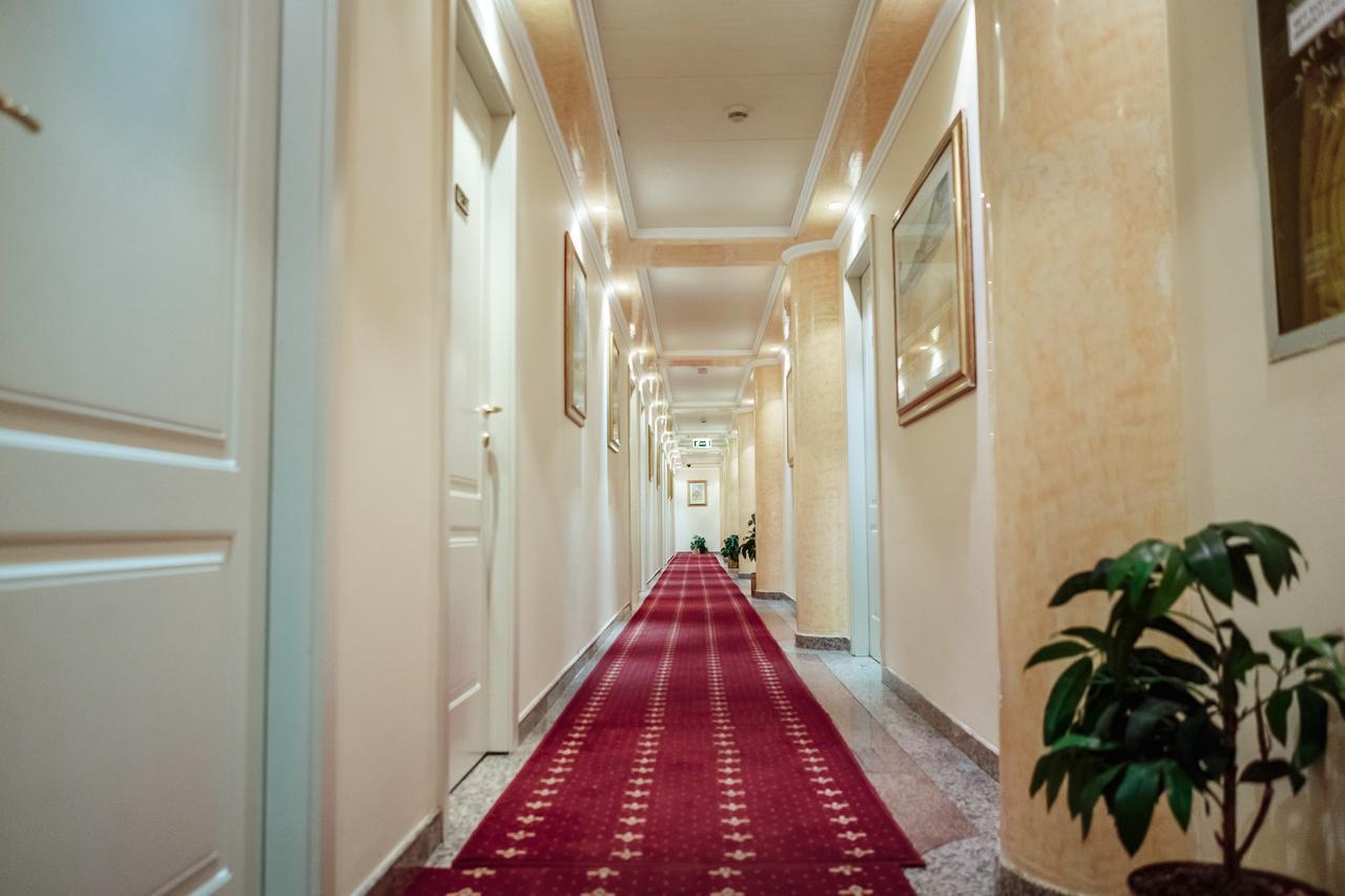 Hotel Pushkin Oral Exterior foto