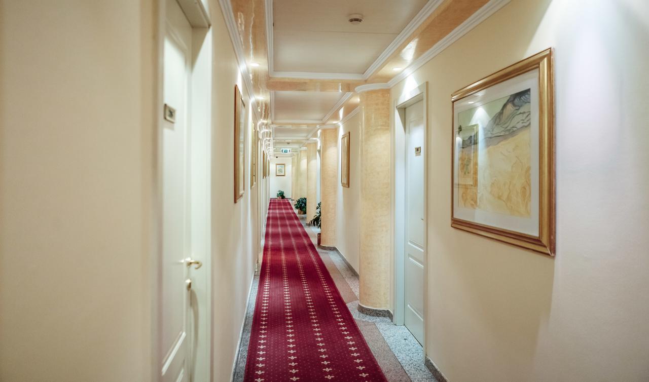 Hotel Pushkin Oral Exterior foto